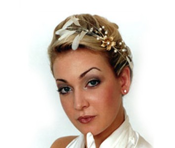 Headpiece - style - Jerry - Soft ivory feathers with pearl & diamanté spray centre, with small gold flowers.